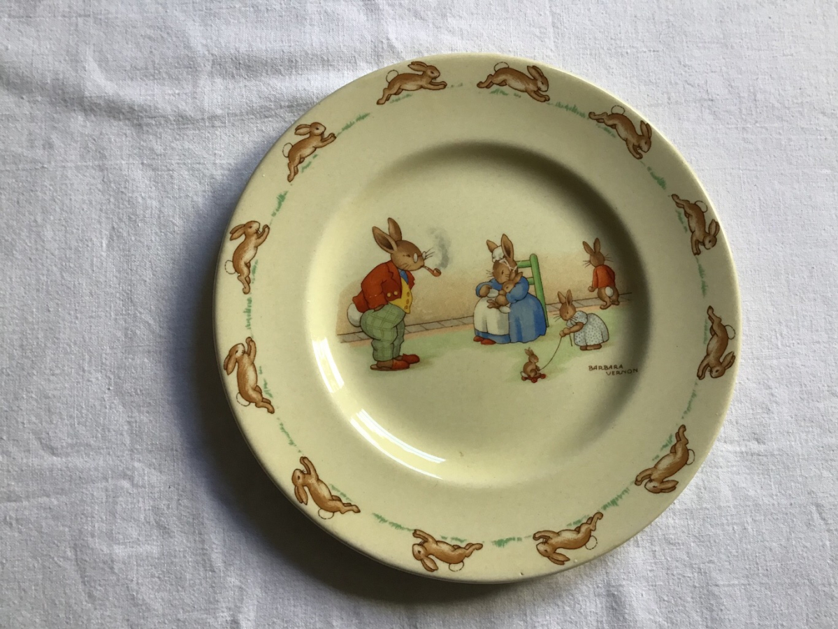 Royal Doulton Bunnykins small plate Feeding the baby signed